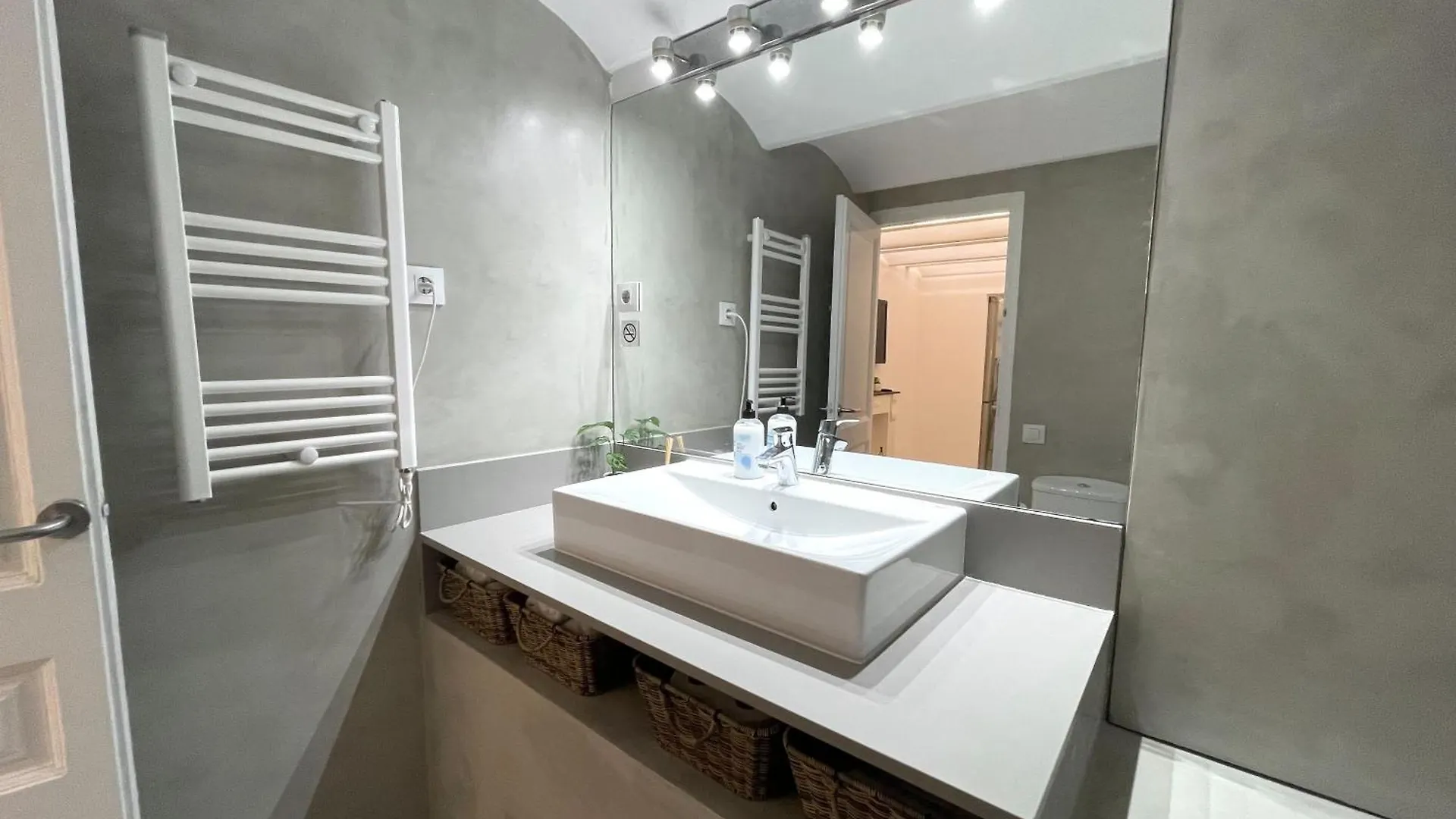 Ferienwohnung Lazy Donkey Sagrada Familia Barcelona Spanien